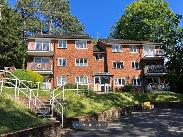 Apartment for rent in Caterham, Tandridge