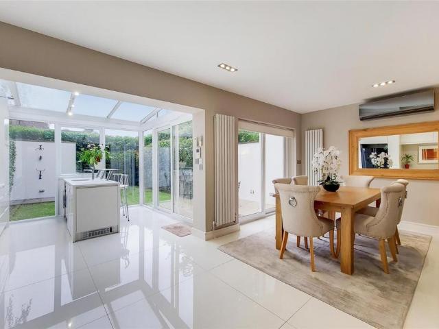 House for rent in Belsize Park, Greater London