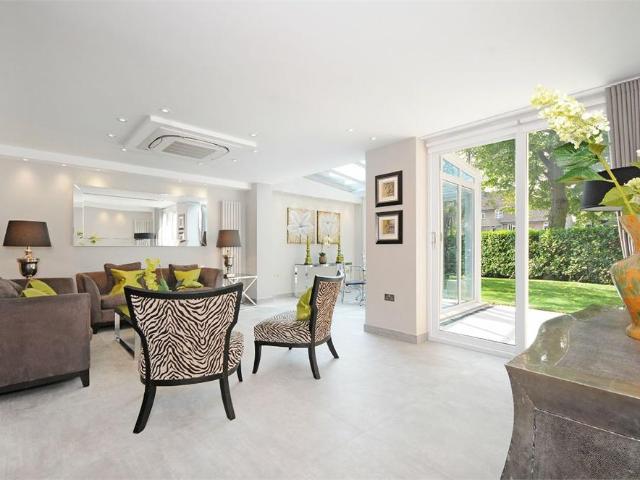 House for rent in Belsize Park, Greater London