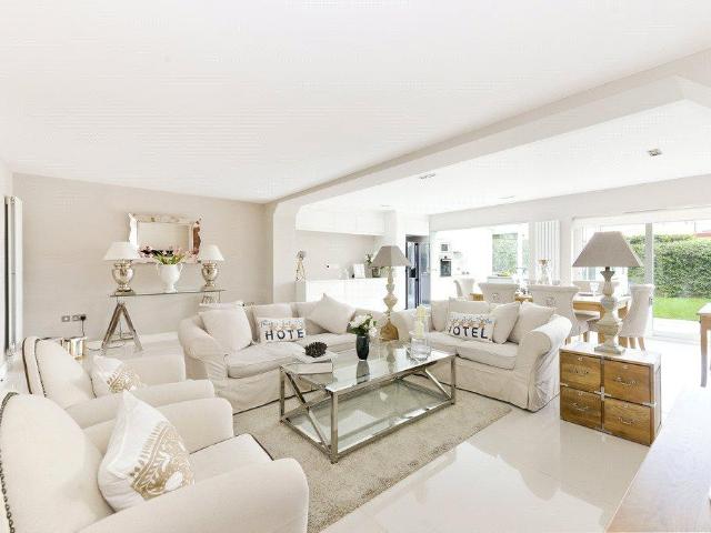 House for rent in Belsize Park, Greater London