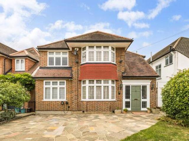 House for sale in Little Stanmore, Greater London