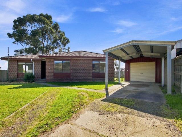 House for sale in Churchill, Victoria
