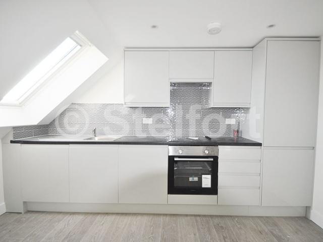 Apartment for rent in Middle Park, Greater London