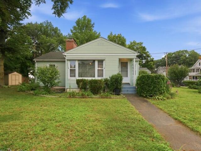 House for sale in Depot Square, Westfield