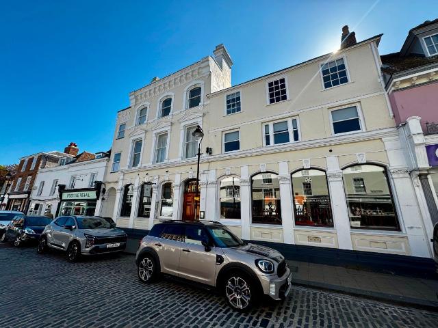 Apartment for rent in Oad Street, Kent