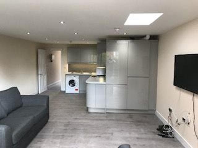 Room for rent in Golden Valley, Gloucestershire