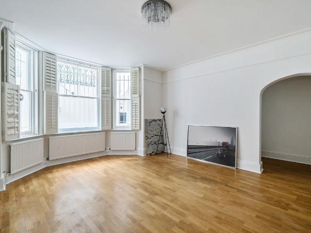Apartment for rent in South Kensington, Greater London