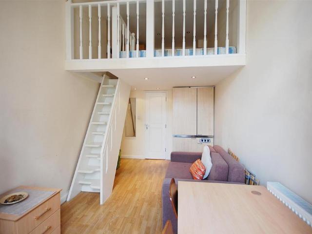Apartment for rent in South Kensington, Greater London