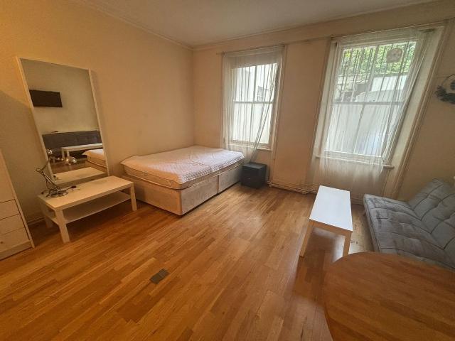 Studio for rent in Earl's Court, Greater London