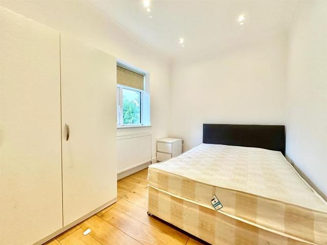 Apartment for rent in London Borough of Lewisham, Ladywell