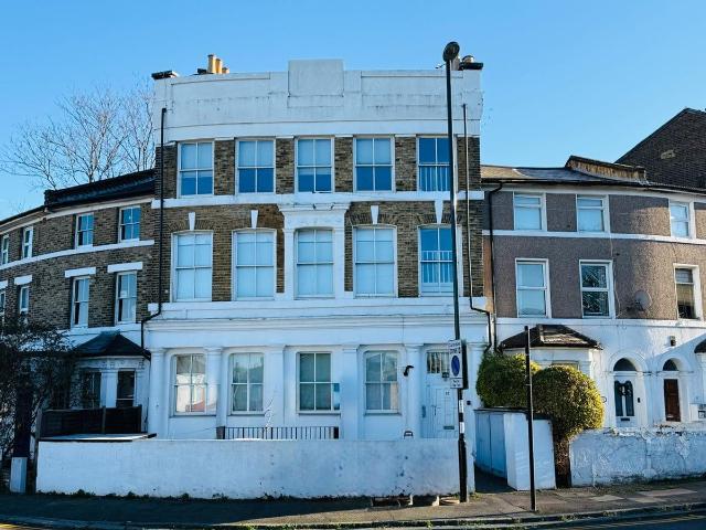 Studio for rent in London Borough of Lewisham, Ladywell