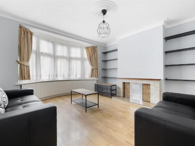 House for rent in Woodside Park, Greater London