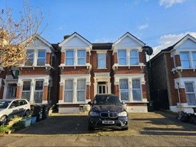 Apartment for rent in Gants Hill, Greater London