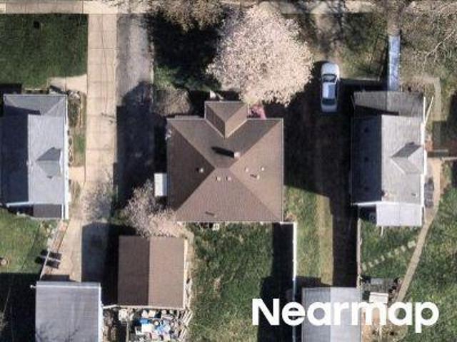 House for sale in Elyria