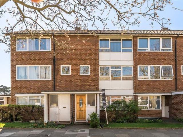 House for rent in Horn Park, Greater London