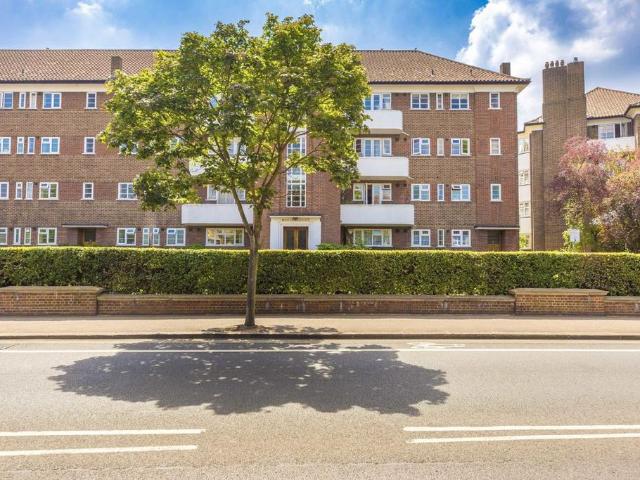 Apartment for rent in North Sheen, Greater London