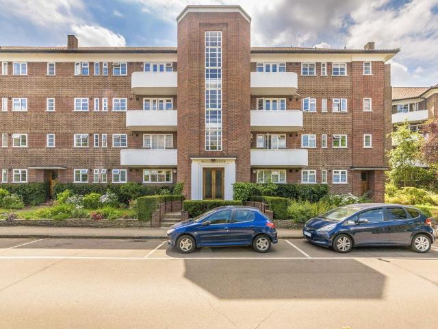 Apartment for rent in North Sheen, Greater London