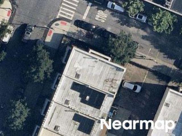 House for sale in The Bronx, Arverne