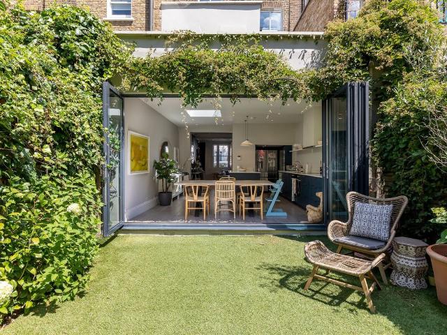House for rent in Kensal Town, Bayswater