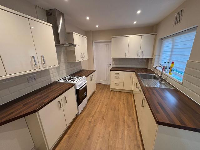 Apartment for rent in Cwmbwrla, Nangreaves