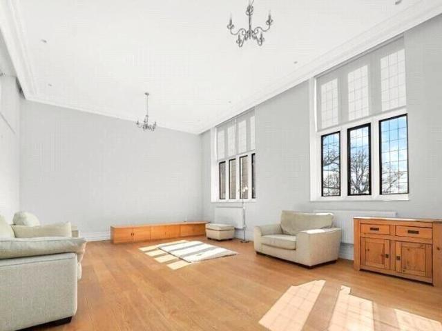 House for rent in Mill Hill, Greater London
