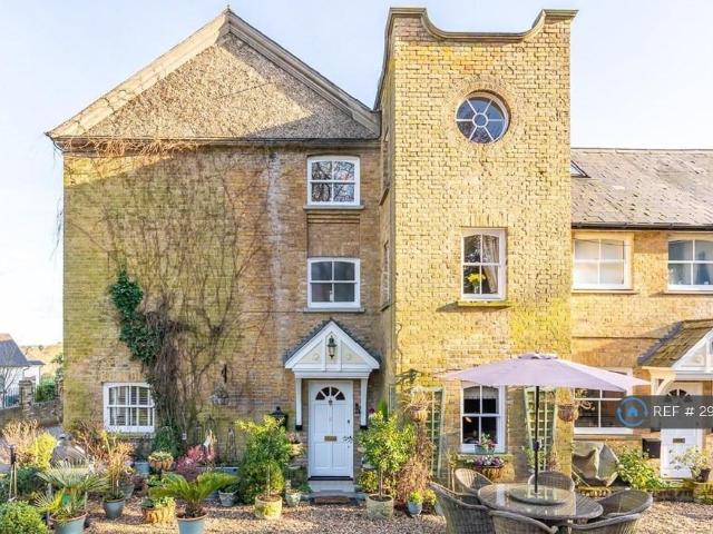 House for rent in Colliers End, Hertfordshire