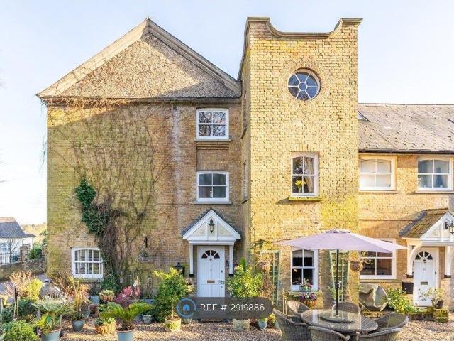 House for rent in Colliers End, Hertfordshire