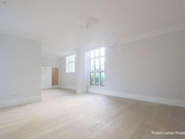 Apartment for rent in Mill Hill, Greater London
