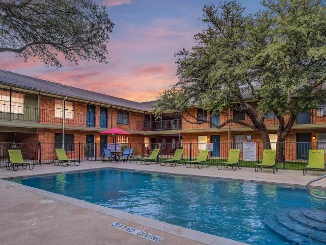 Apartment for rent in Wheelock and Monterey, Lubbock