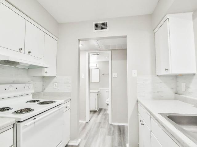 Apartment for rent in Wheelock and Monterey, Lubbock