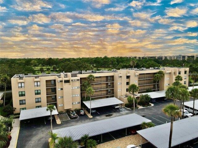 Condo for sale in Largo, Florida