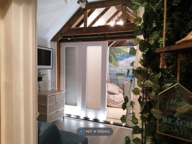 Studio for rent in Canley, Coventry