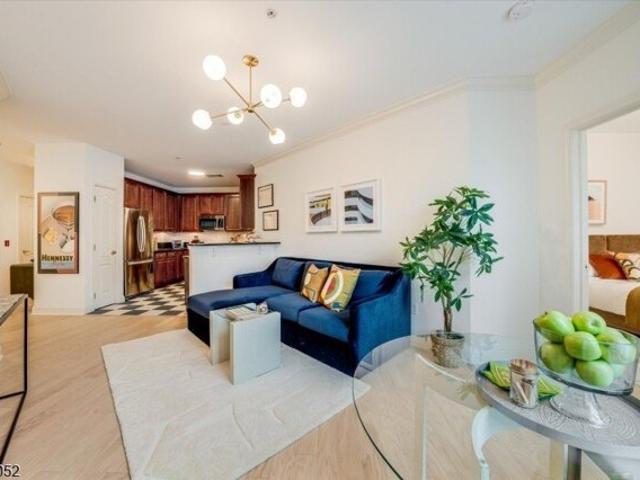 Condo for sale in The Grande at Riverdale, Riverdale