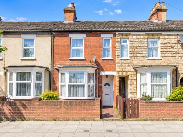 House for rent in Queens Park, Bedford