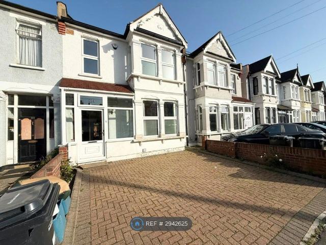 House for rent in Newbury Park, Greater London