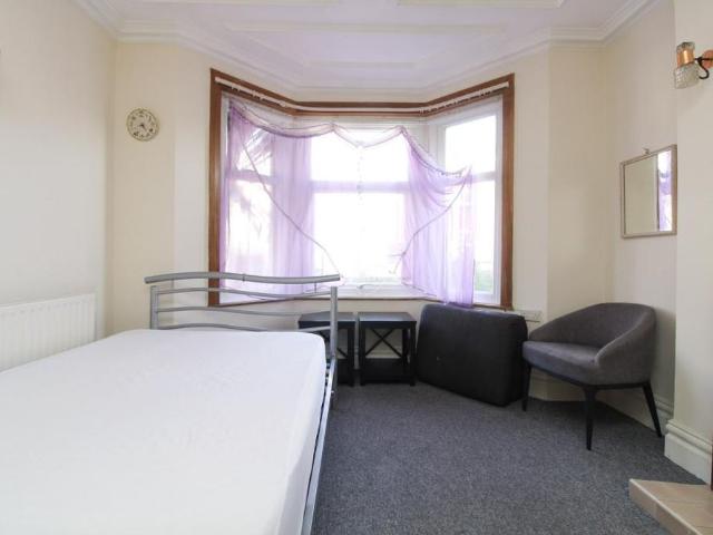 House for rent in The Polygon, City Of Southampton