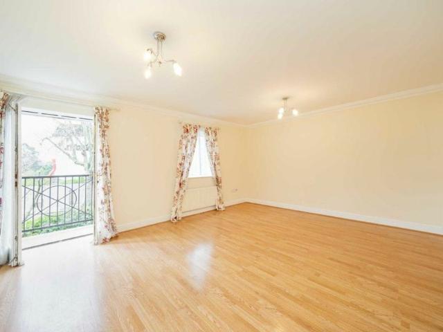 Apartment for rent in Brondesbury, Isle Of Man