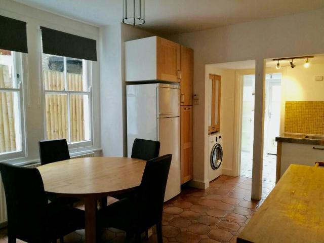 Apartment for rent in Summerstown, Greater London