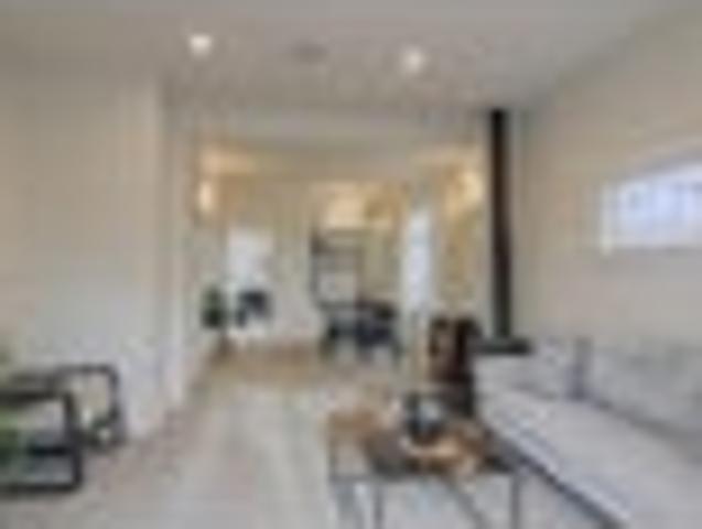 House for sale in Chaslands, Canterbury