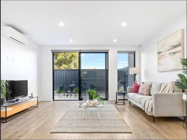 Townhouse for rent in Preston, Melbourne