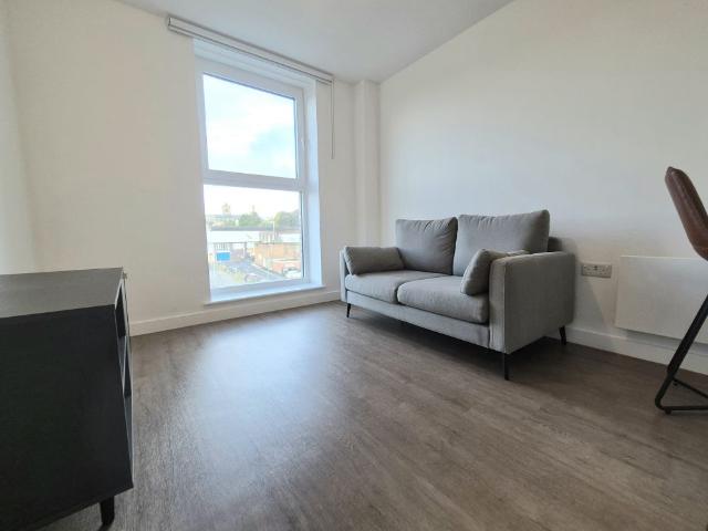 Apartment for rent in Woolshops, Calderdale