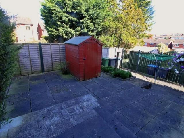 House for rent in Overslade, New Bilton