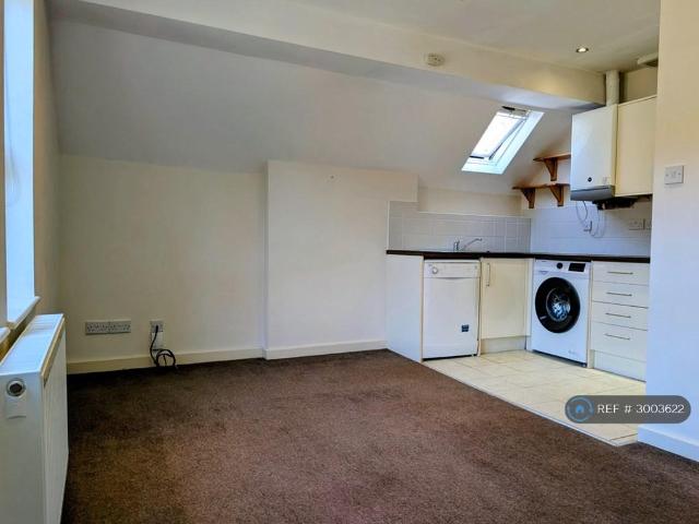 Apartment for rent in Falcon Lodge, Wales