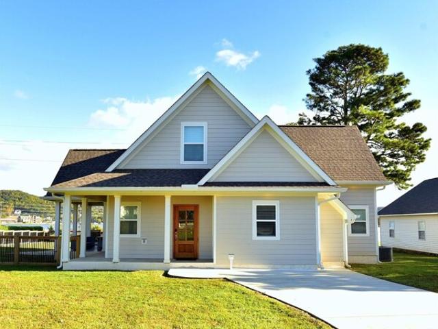 House for sale in Guntersville, Alabama