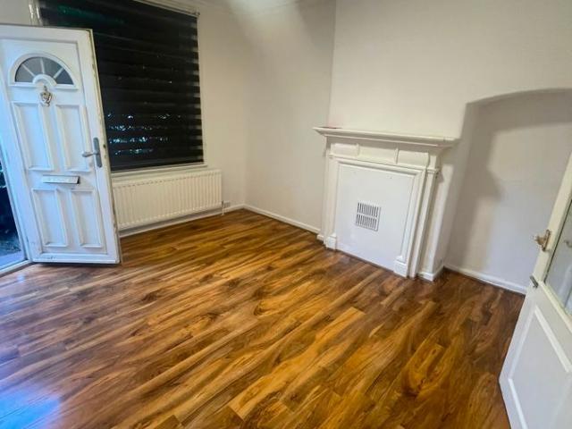 Apartment for rent in Furzedown, Greater London