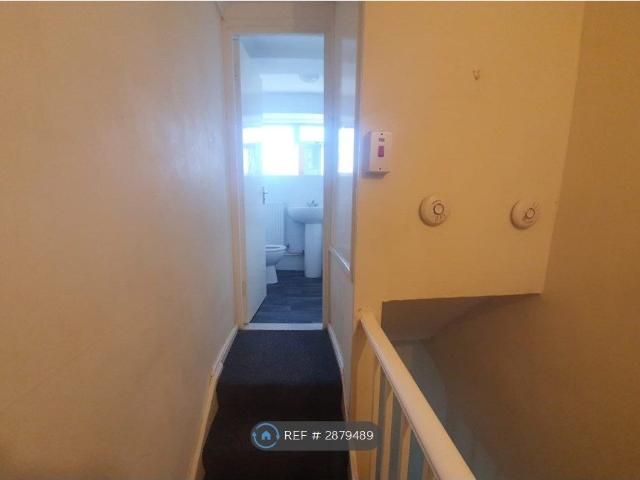 House for rent in Furzedown, Greater London