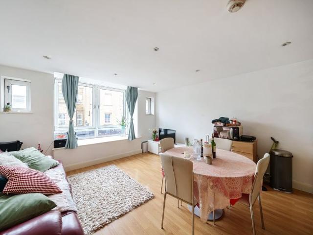 Apartment for rent in Royal Borough of Kingston upon Thames, Greater London