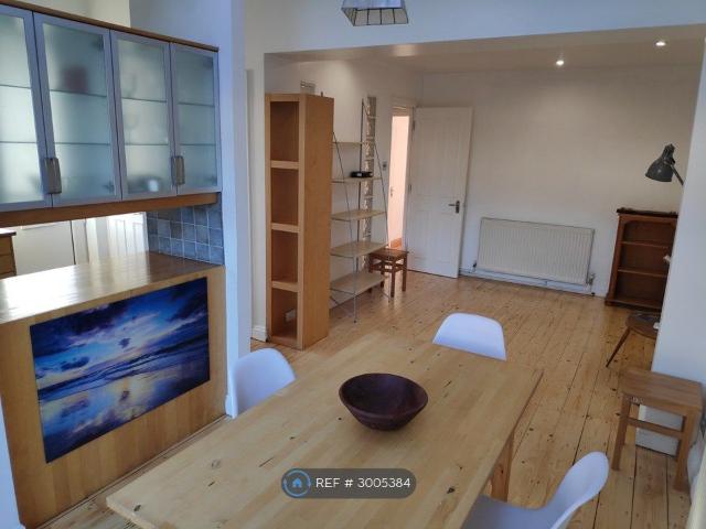 Apartment for rent in Cowley Airfield, The Slade