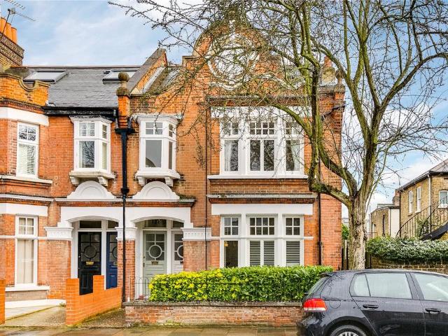 Apartment for rent in Mortlake, Greater London
