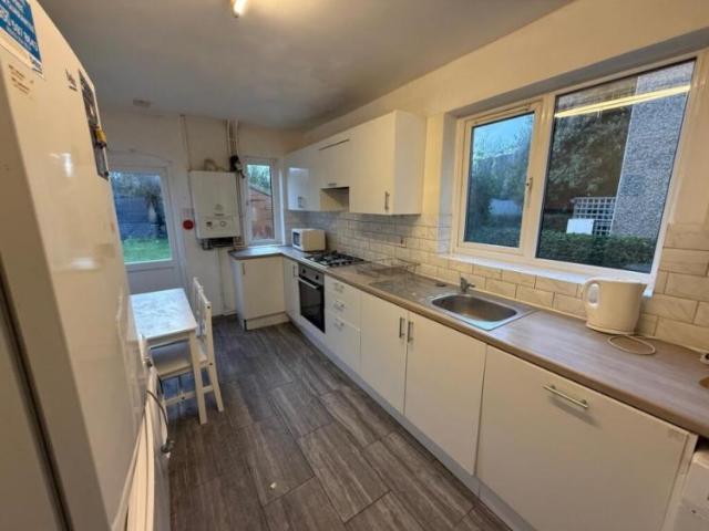 House for rent in Cowley Marsh, The Slade